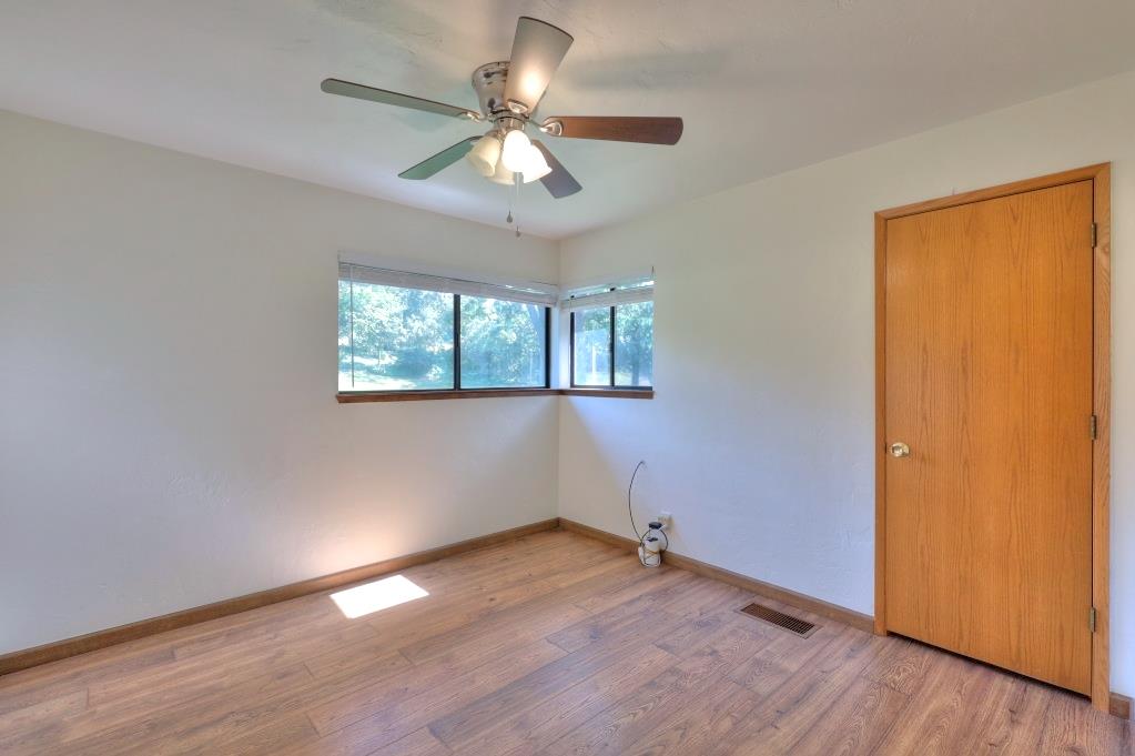 11714 Livingston Cressey Rd, Livingston, CA 95334