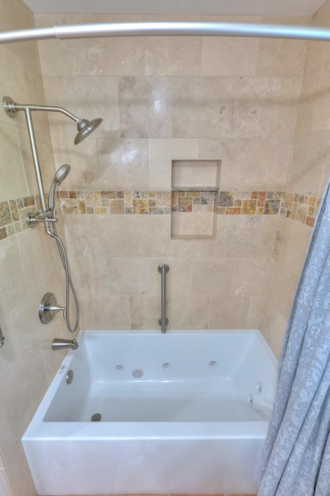 11714 Livingston Cressey Rd, Livingston, CA 95334