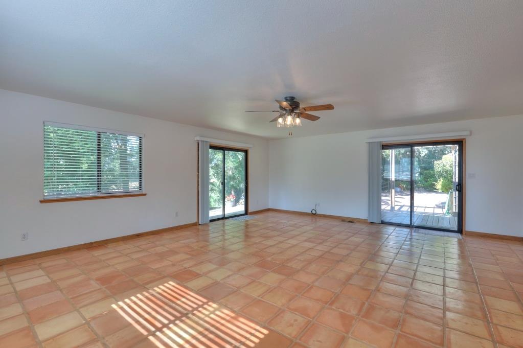 11714 Livingston Cressey Rd, Livingston, CA 95334