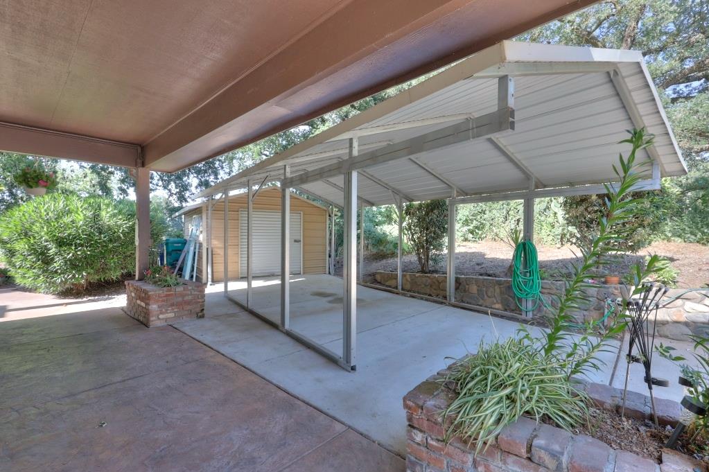 11714 Livingston Cressey Rd, Livingston, CA 95334