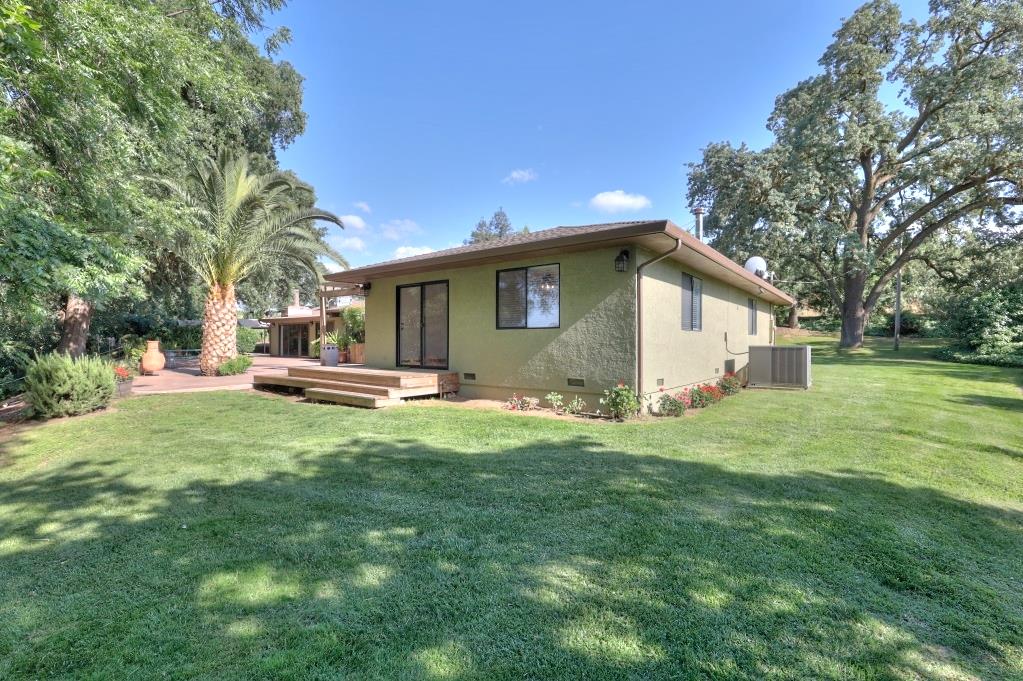 11714 Livingston Cressey Rd, Livingston, CA 95334