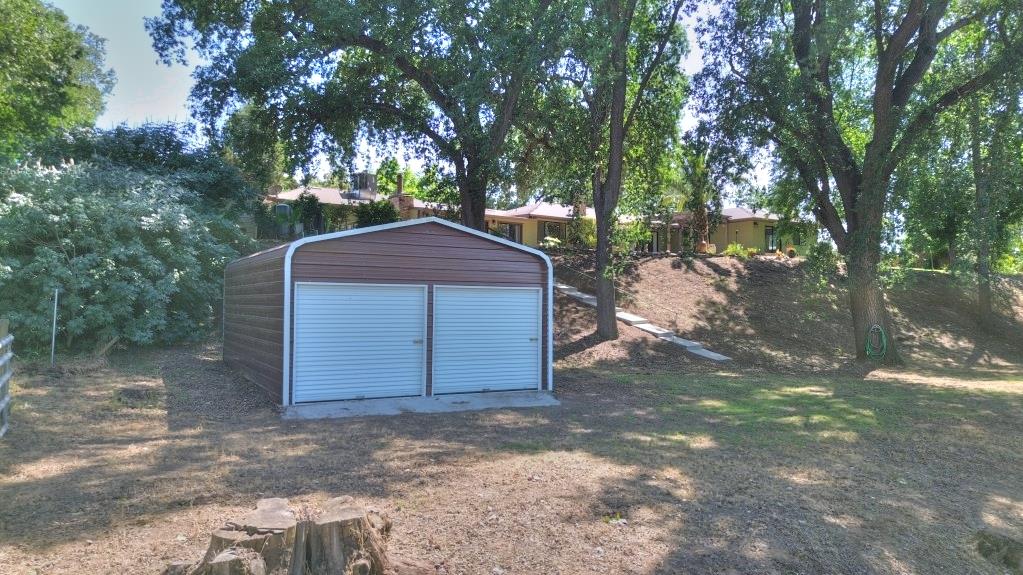 11714 Livingston Cressey Rd, Livingston, CA 95334