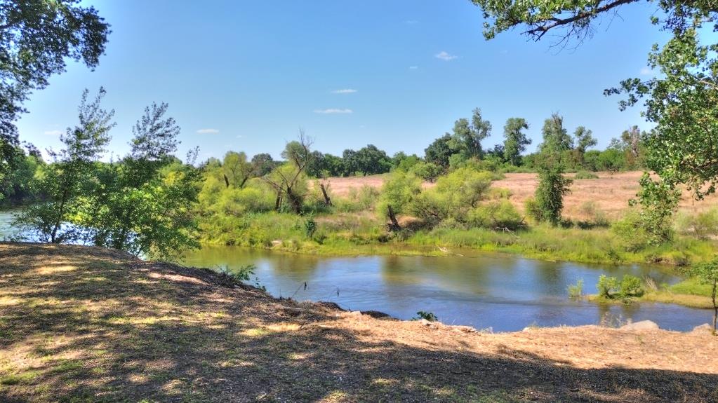 11714 Livingston Cressey Rd, Livingston, CA 95334