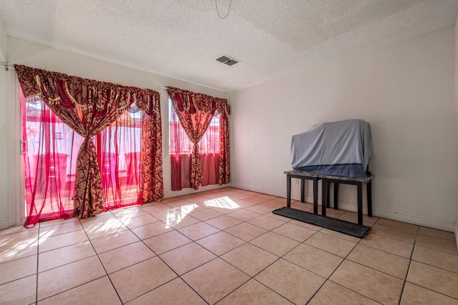 2644 San Ignacio Ave, Modesto, CA 95354