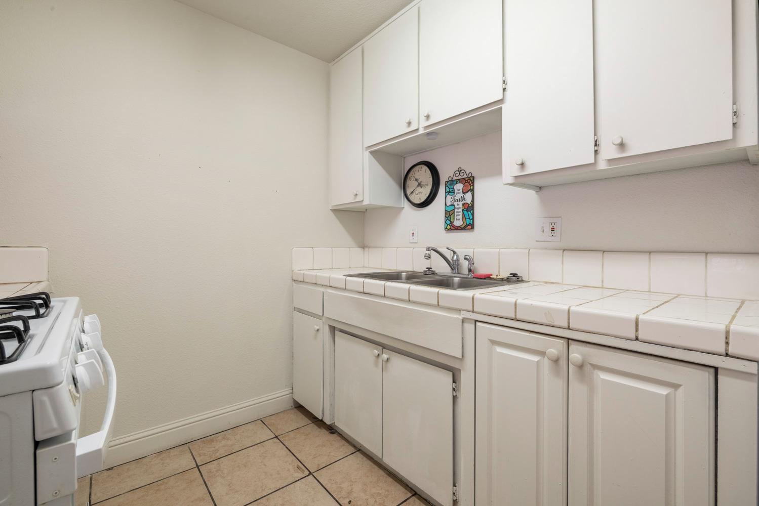 2644 San Ignacio Ave, Modesto, CA 95354