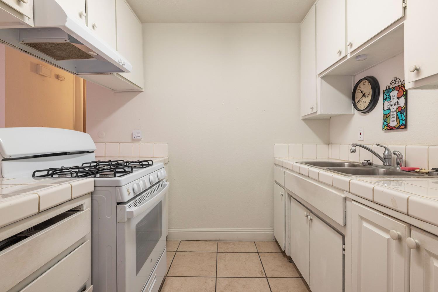 2644 San Ignacio Ave, Modesto, CA 95354