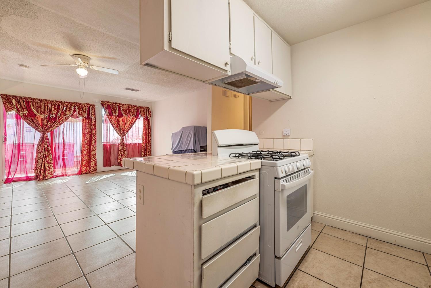 2644 San Ignacio Ave, Modesto, CA 95354