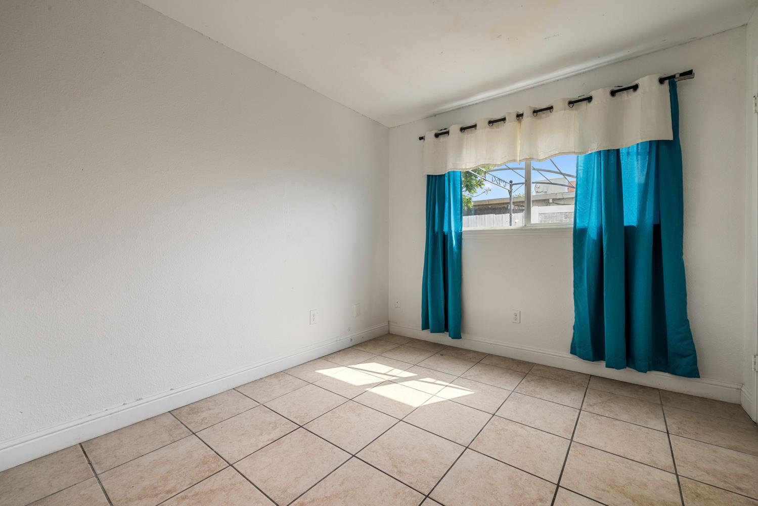 2644 San Ignacio Ave, Modesto, CA 95354