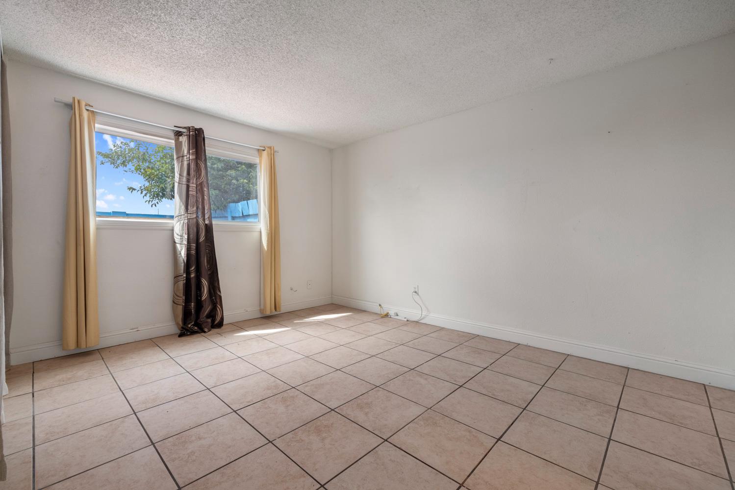 2644 San Ignacio Ave, Modesto, CA 95354