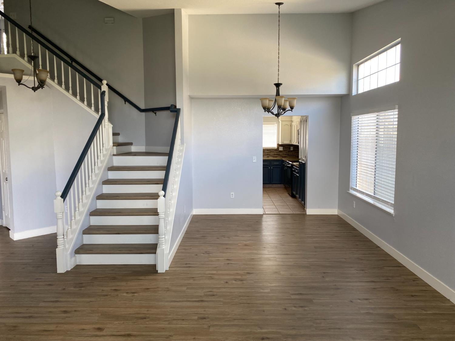 2500 Country Manor Dr, Riverbank, CA 95367