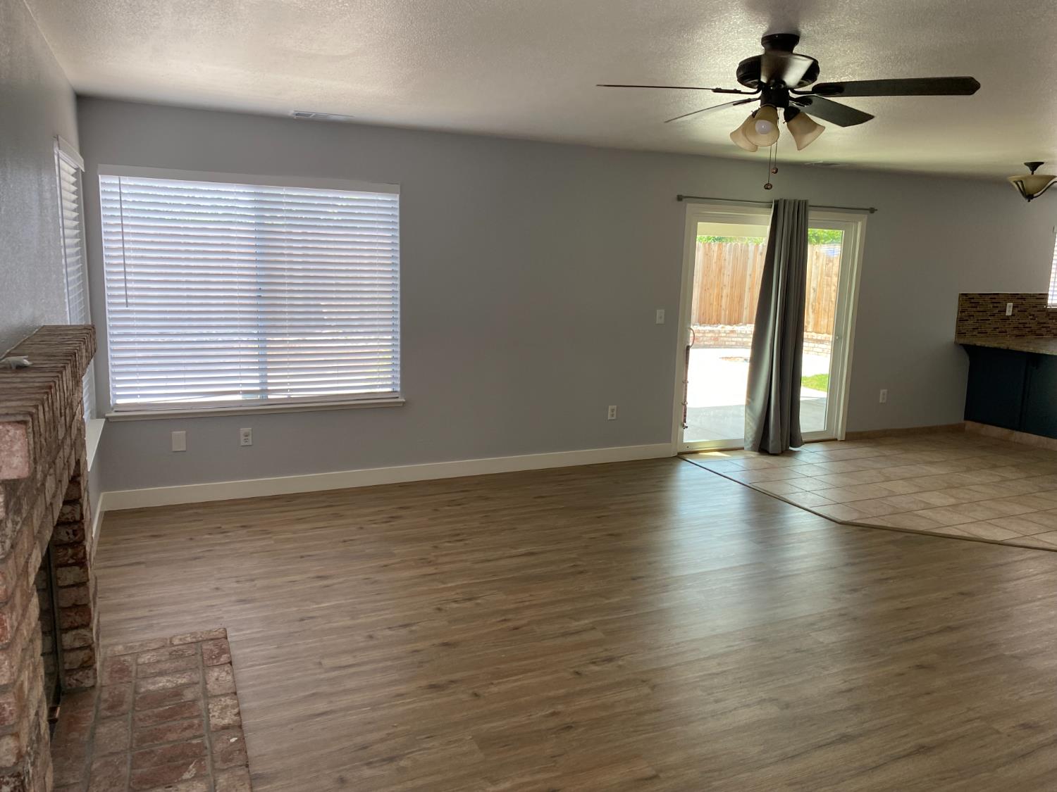 2500 Country Manor Dr, Riverbank, CA 95367