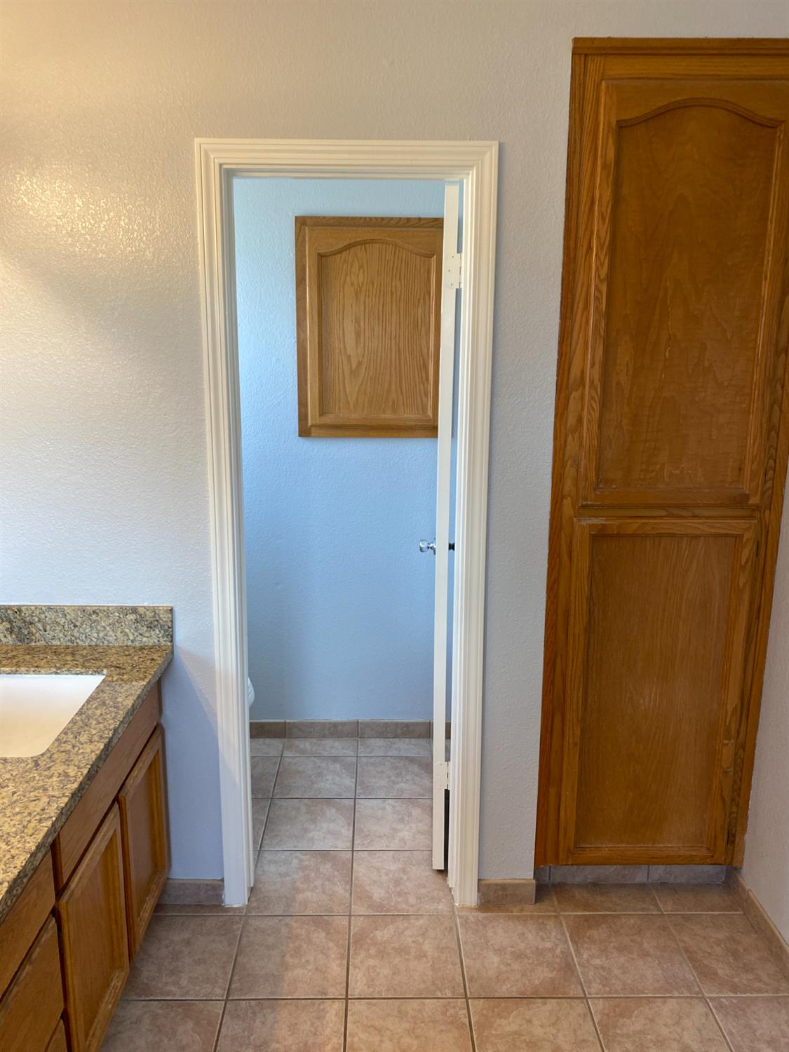 2500 Country Manor Dr, Riverbank, CA 95367