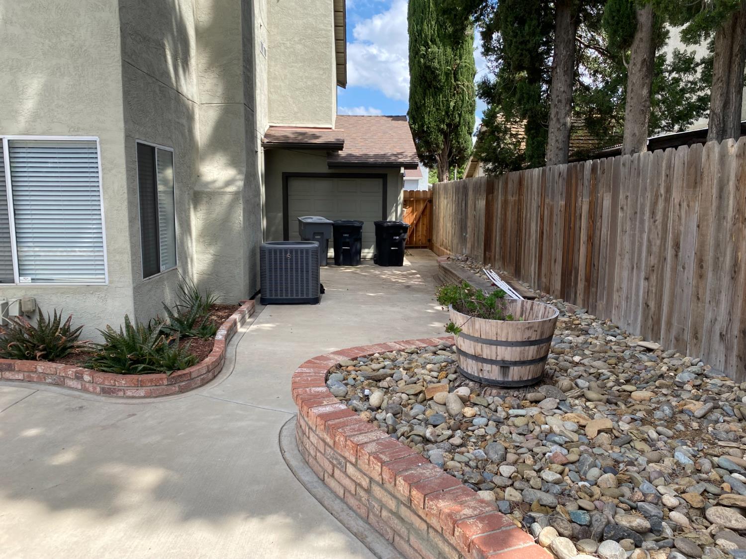 2500 Country Manor Dr, Riverbank, CA 95367