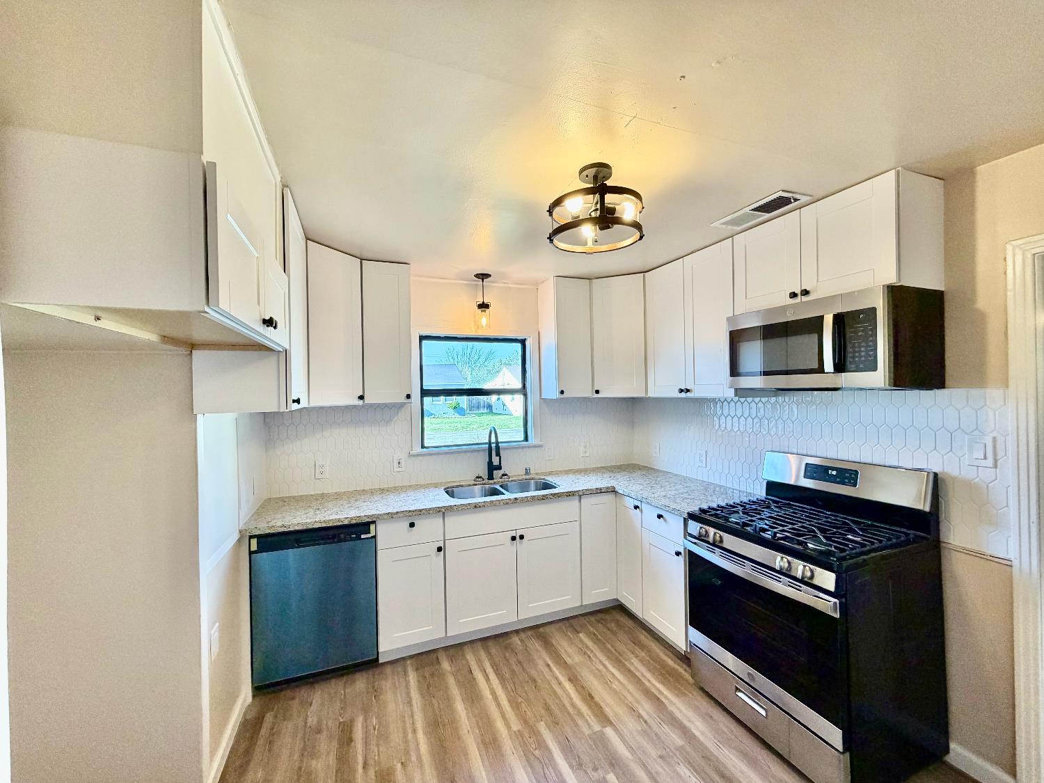861 Fir Ave, Atwater, CA 95301