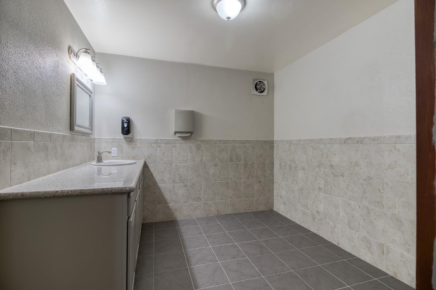 5047 Central Ave, Ceres, CA 95307