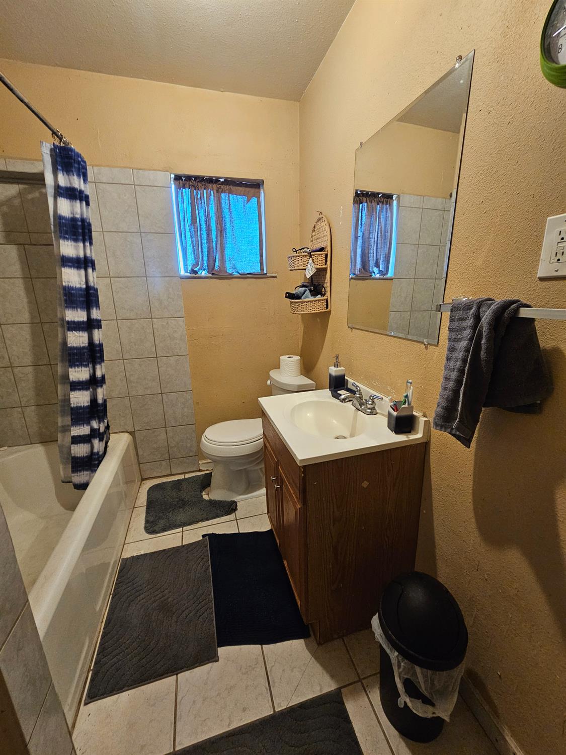 1158 Maple St, Turlock, CA 95380