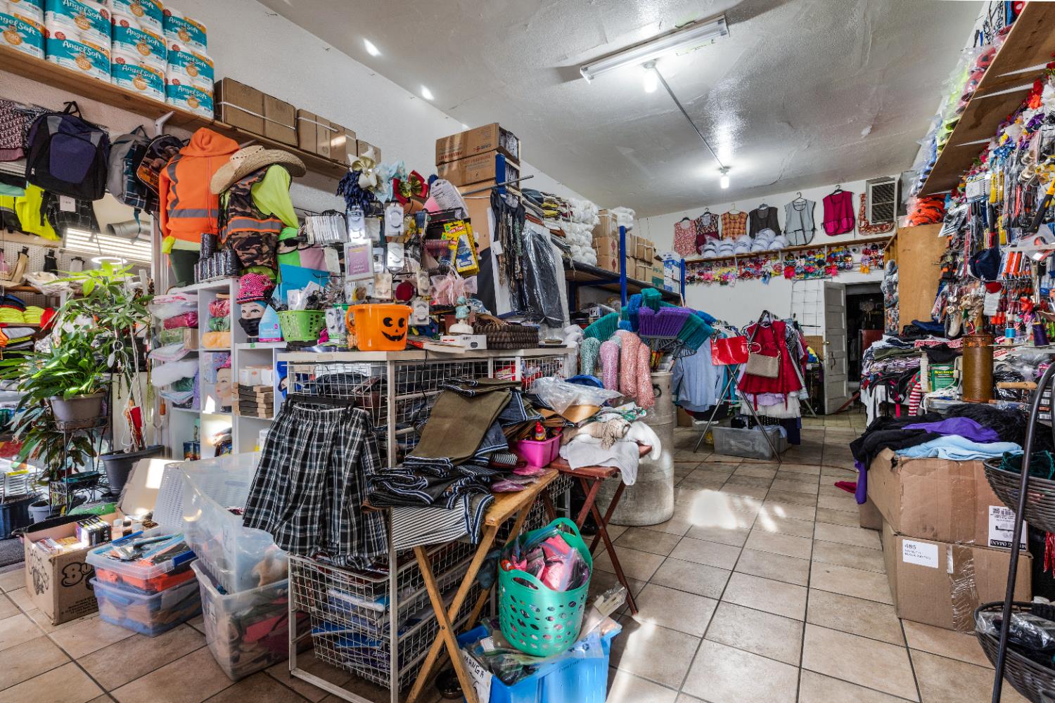 162 N Maple Ave, Fresno, CA 93702