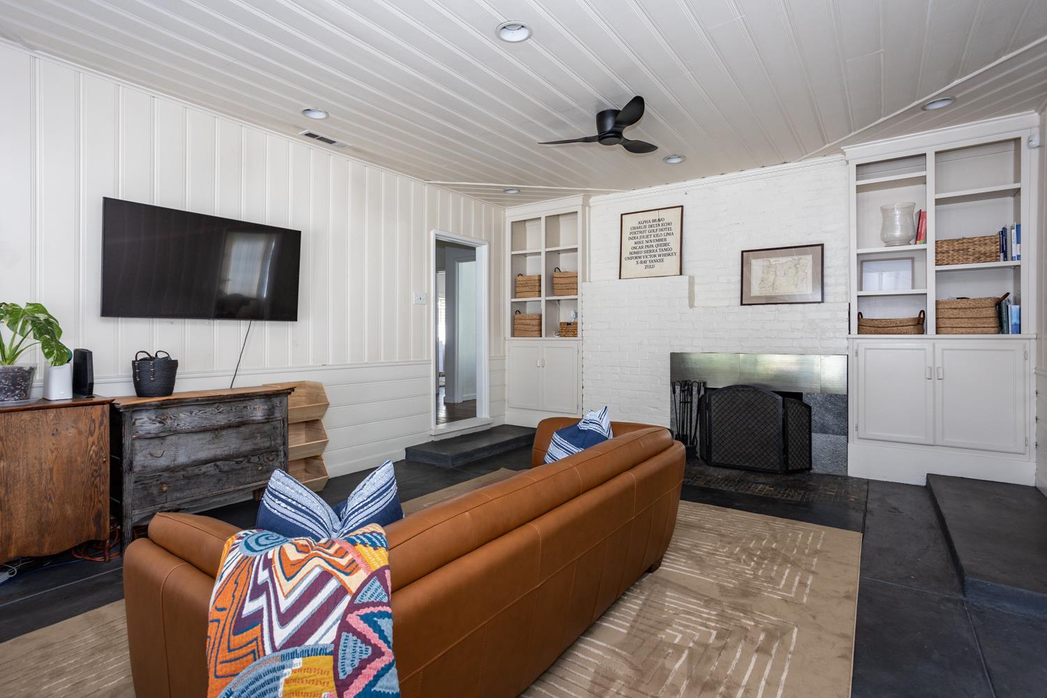 804 Carolyn Ave, Modesto, CA 95354