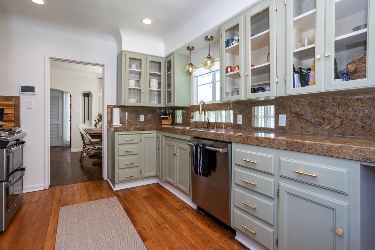 804 Carolyn Ave, Modesto, CA 95354