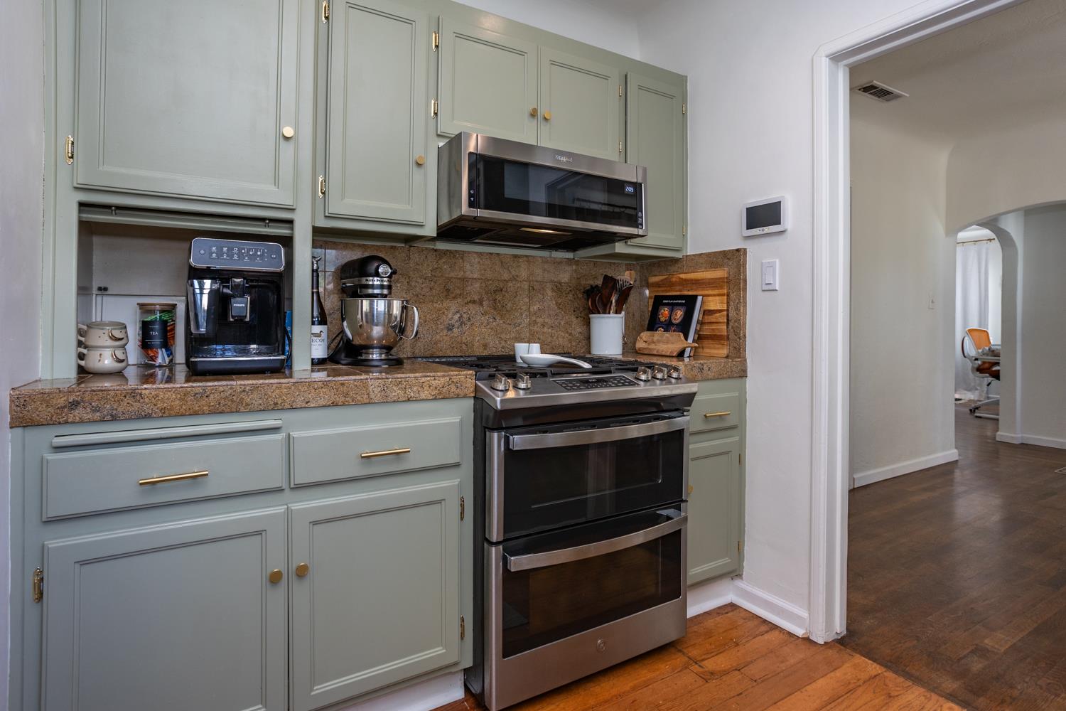 804 Carolyn Ave, Modesto, CA 95354