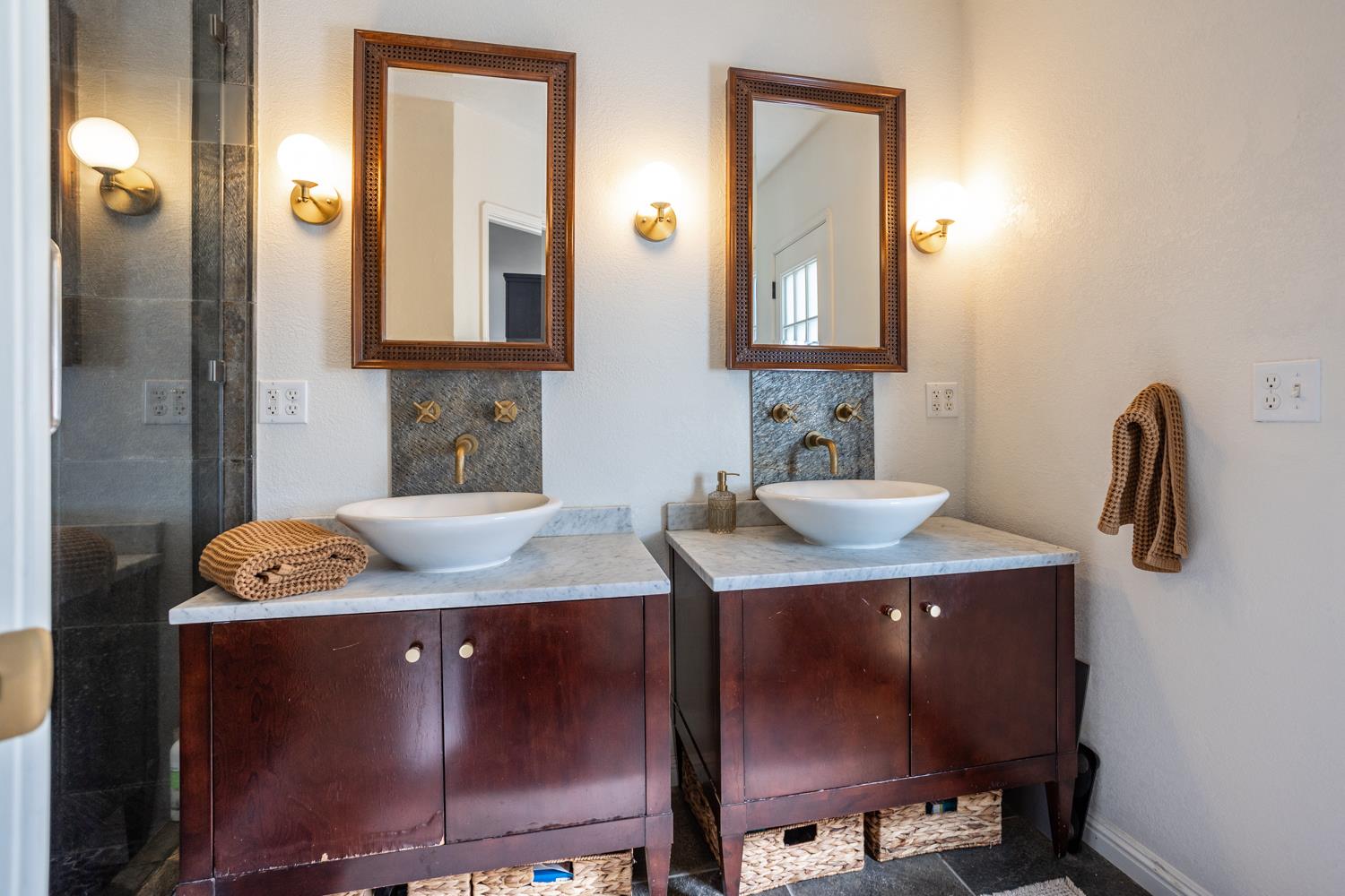 804 Carolyn Ave, Modesto, CA 95354