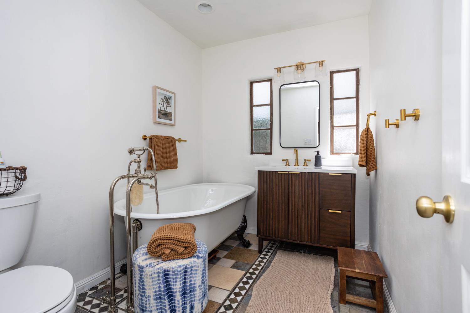 804 Carolyn Ave, Modesto, CA 95354