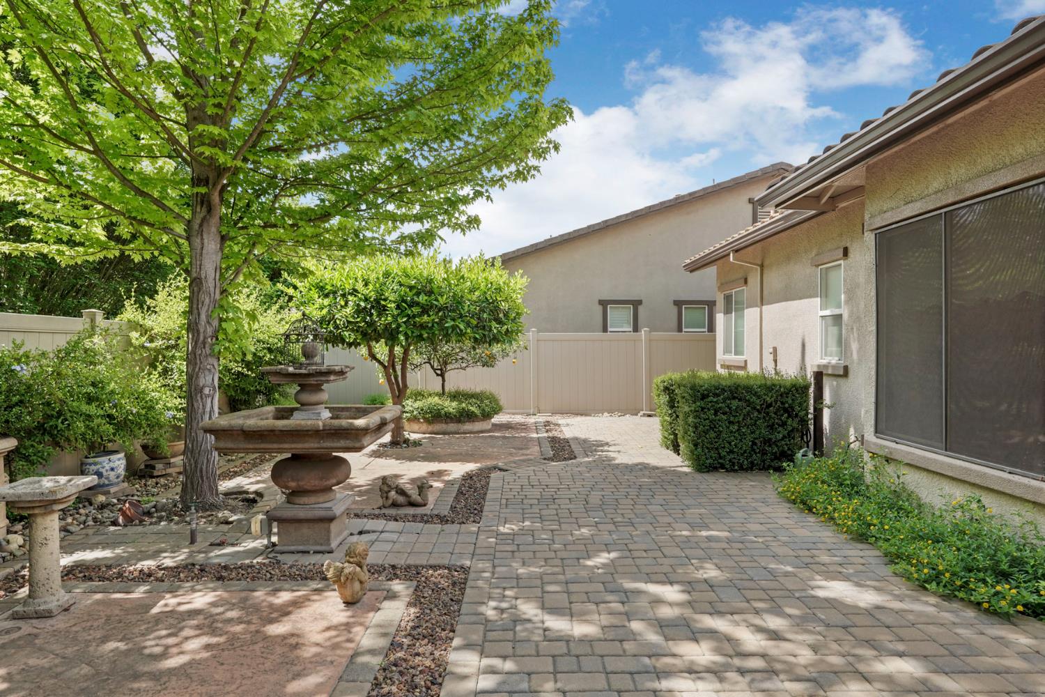 1316 Maple Valley St, Manteca, CA 95336