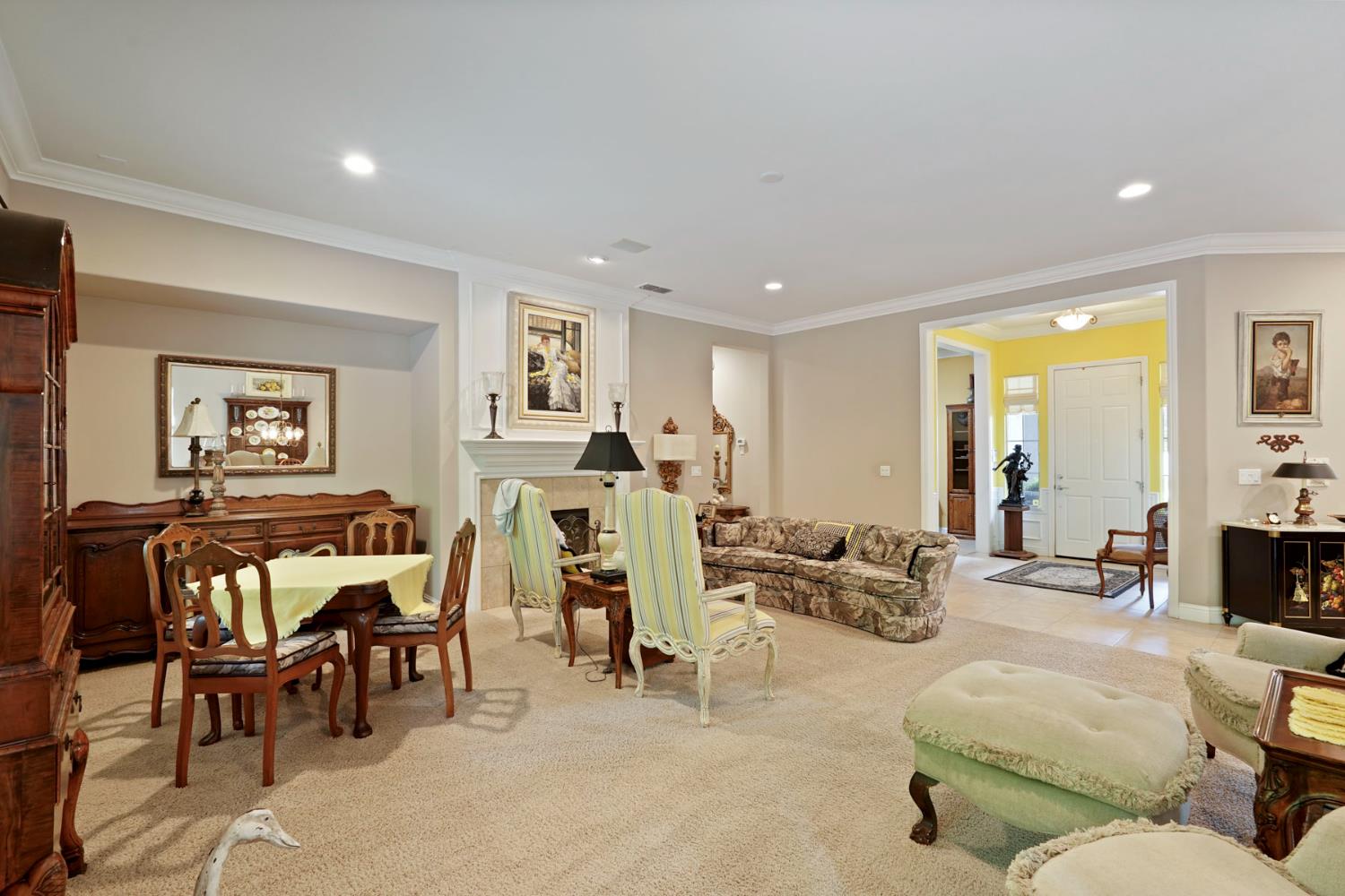 1316 Maple Valley St, Manteca, CA 95336