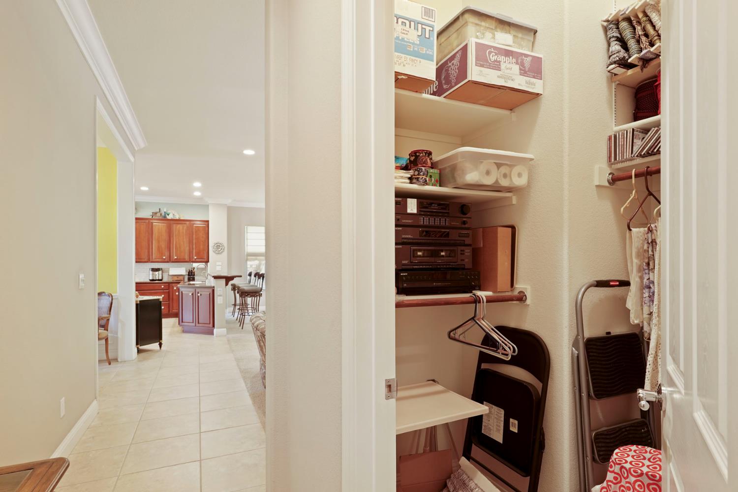 1316 Maple Valley St, Manteca, CA 95336