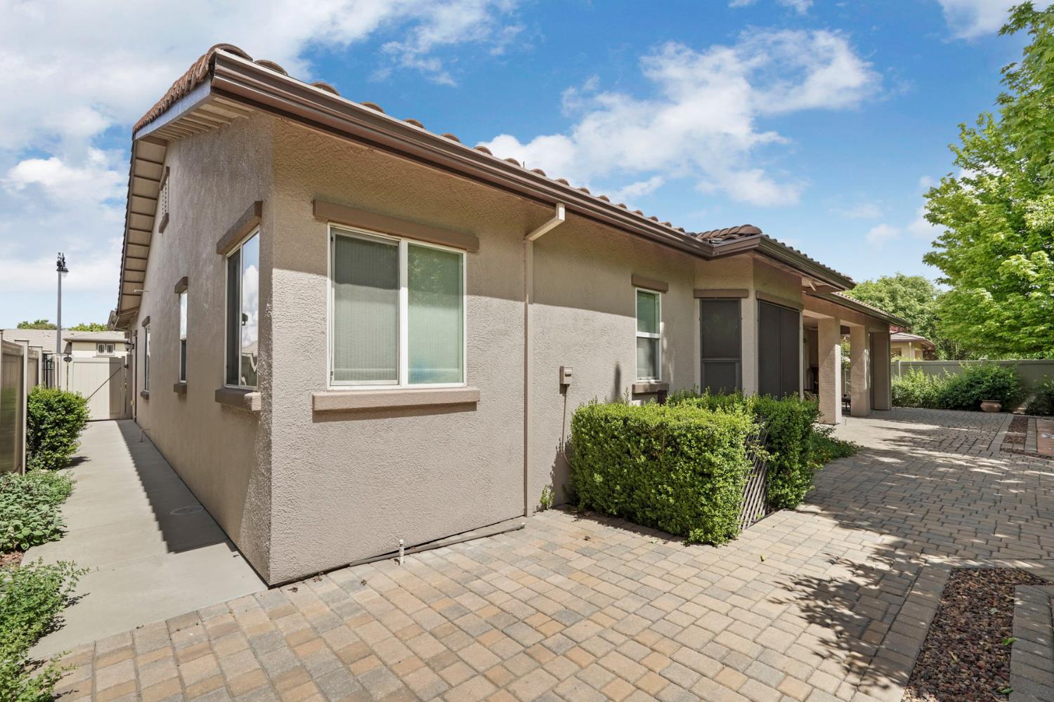 1316 Maple Valley St, Manteca, CA 95336