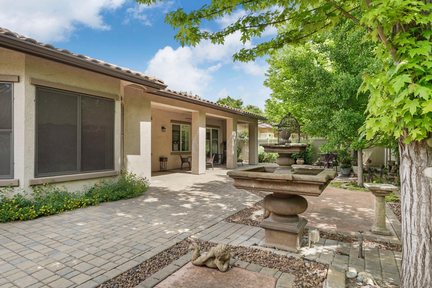 1316 Maple Valley St, Manteca, CA 95336