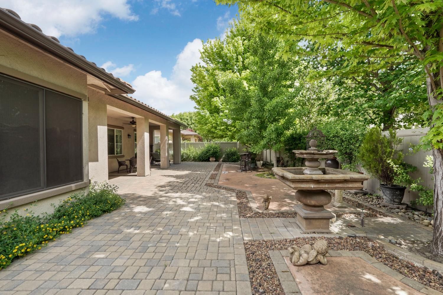 1316 Maple Valley St, Manteca, CA 95336