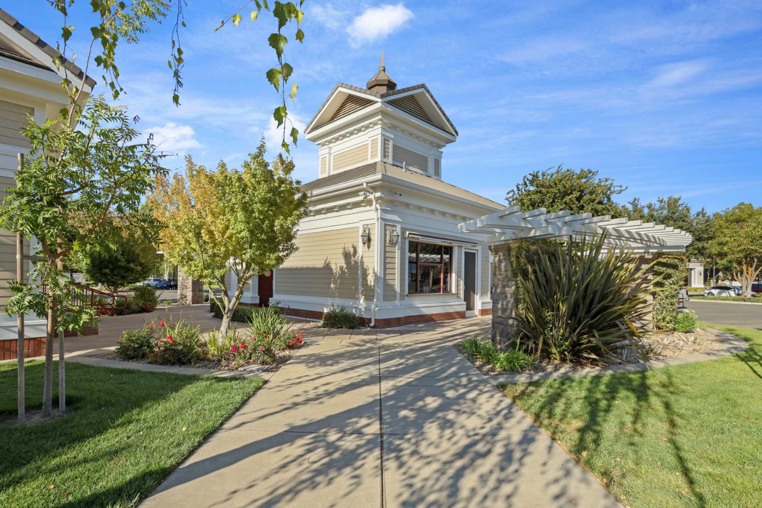 1316 Maple Valley St, Manteca, CA 95336