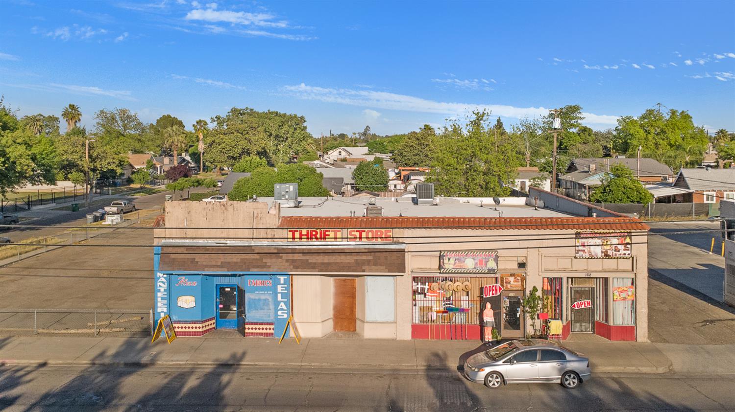 170 N Maple Ave, Fresno, CA 93702