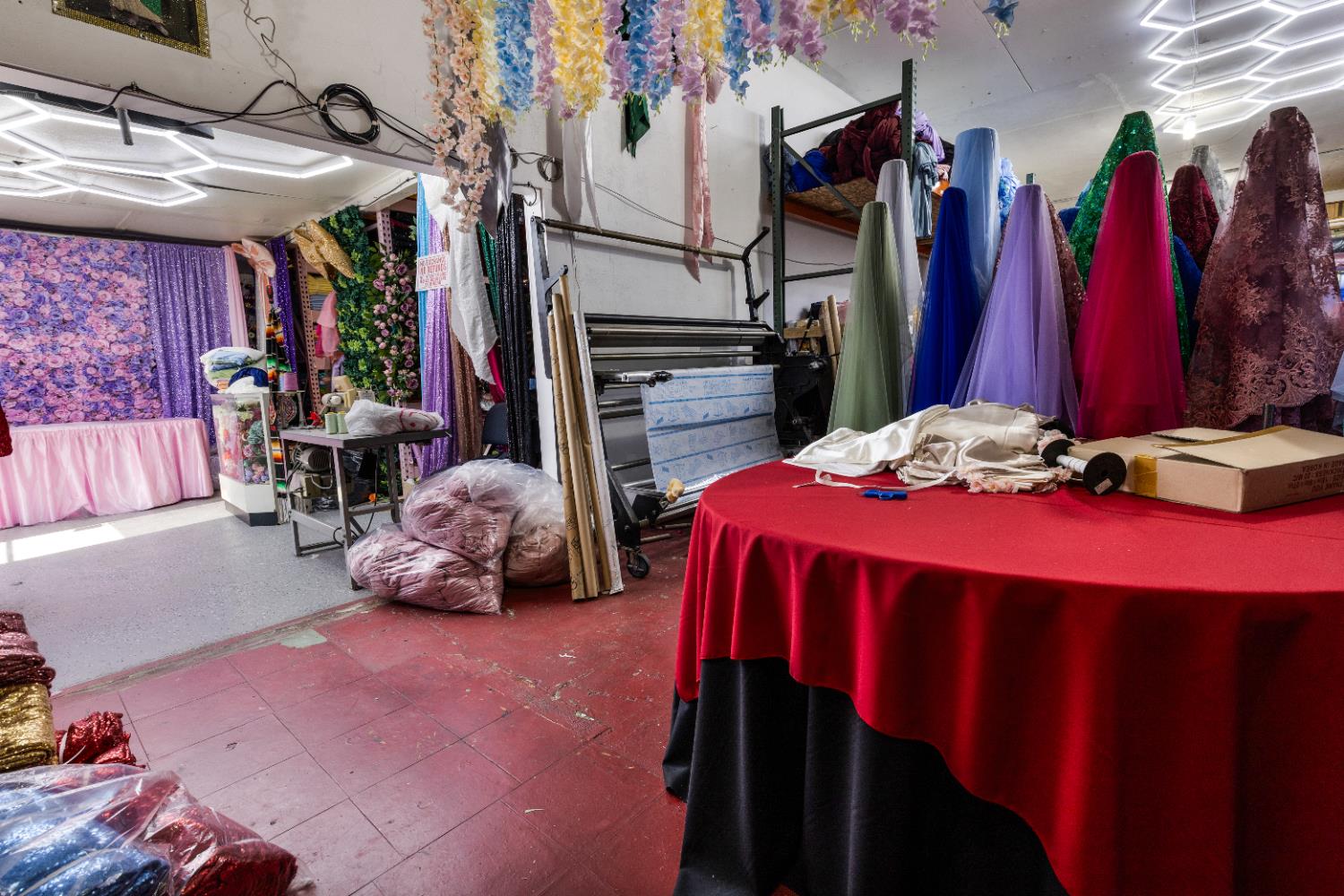 170 N Maple Ave, Fresno, CA 93702