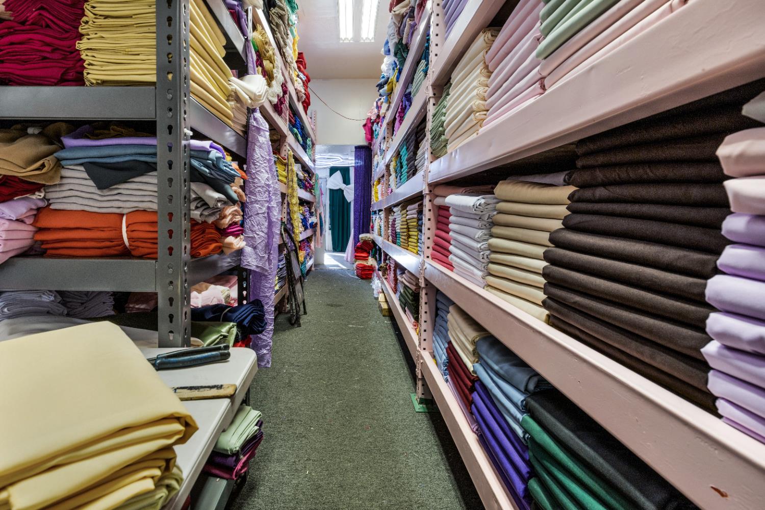 170 N Maple Ave, Fresno, CA 93702