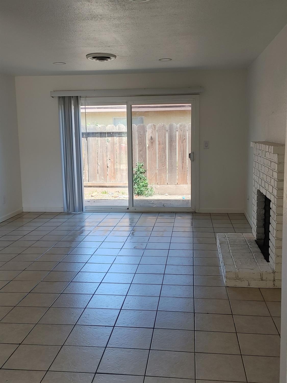 2502 Rose Ave, Modesto, CA 95355