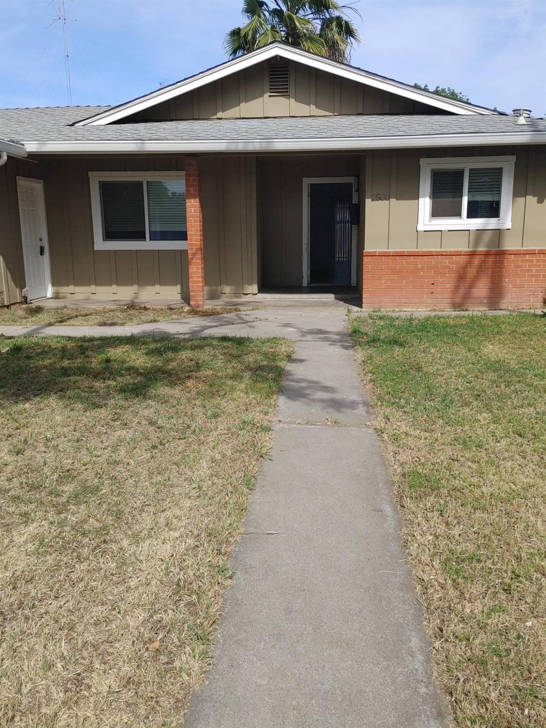 2502 Rose Ave, Modesto, CA 95355