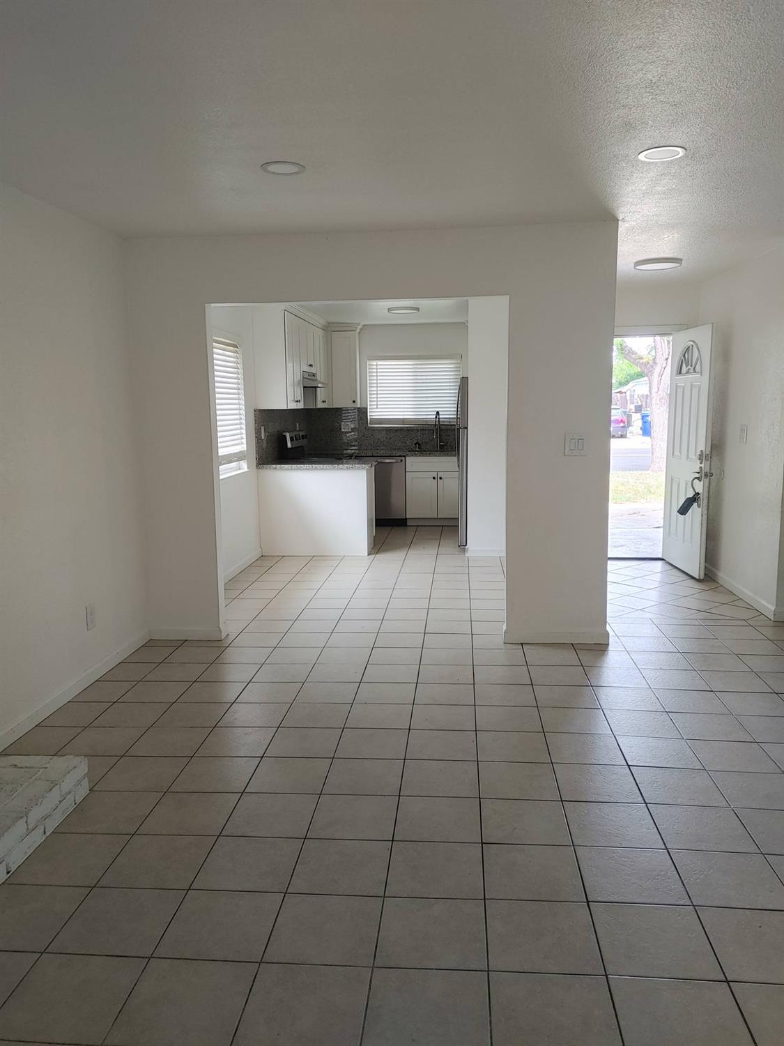 2502 Rose Ave, Modesto, CA 95355