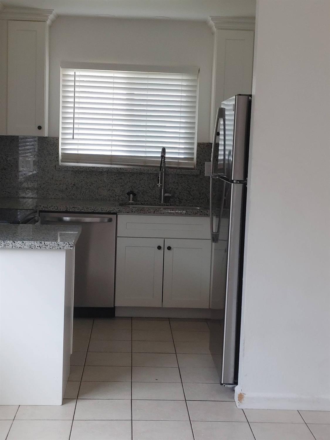 2502 Rose Ave, Modesto, CA 95355