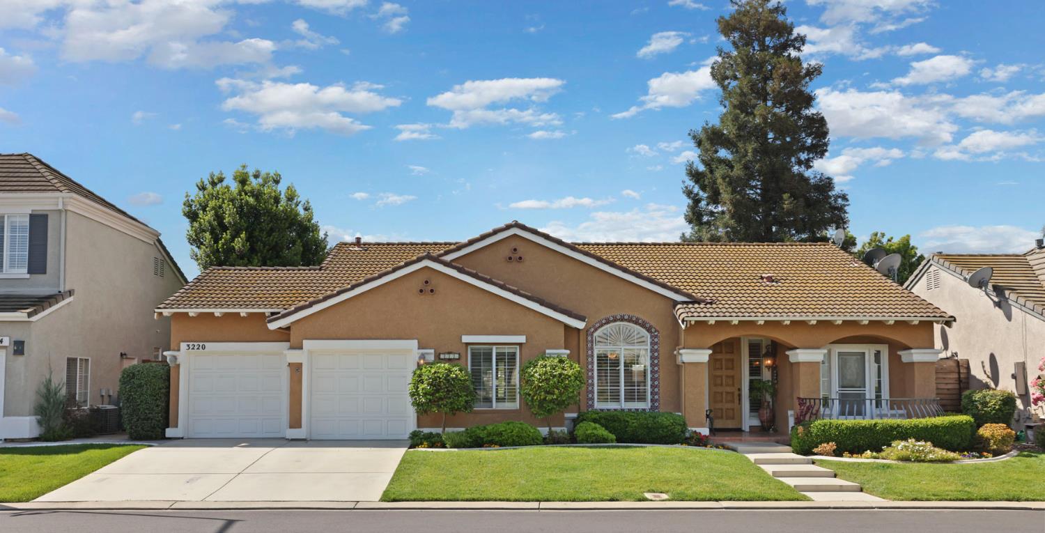 3220 New London Ln, Modesto, CA 95355