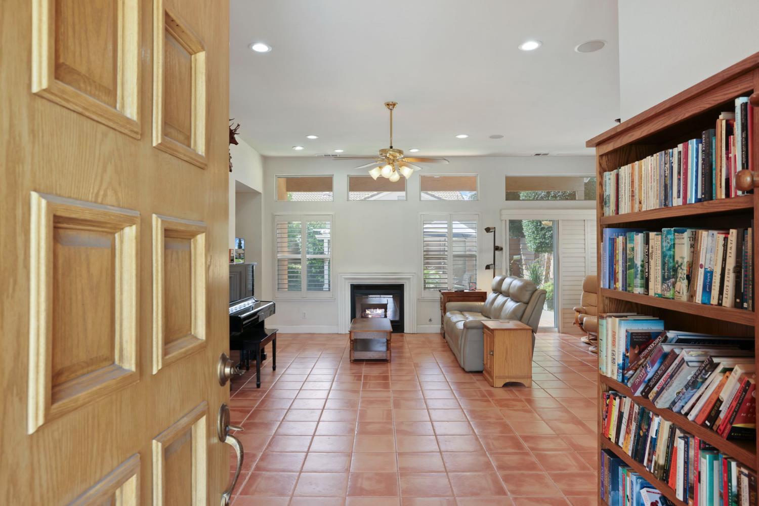 3220 New London Ln, Modesto, CA 95355