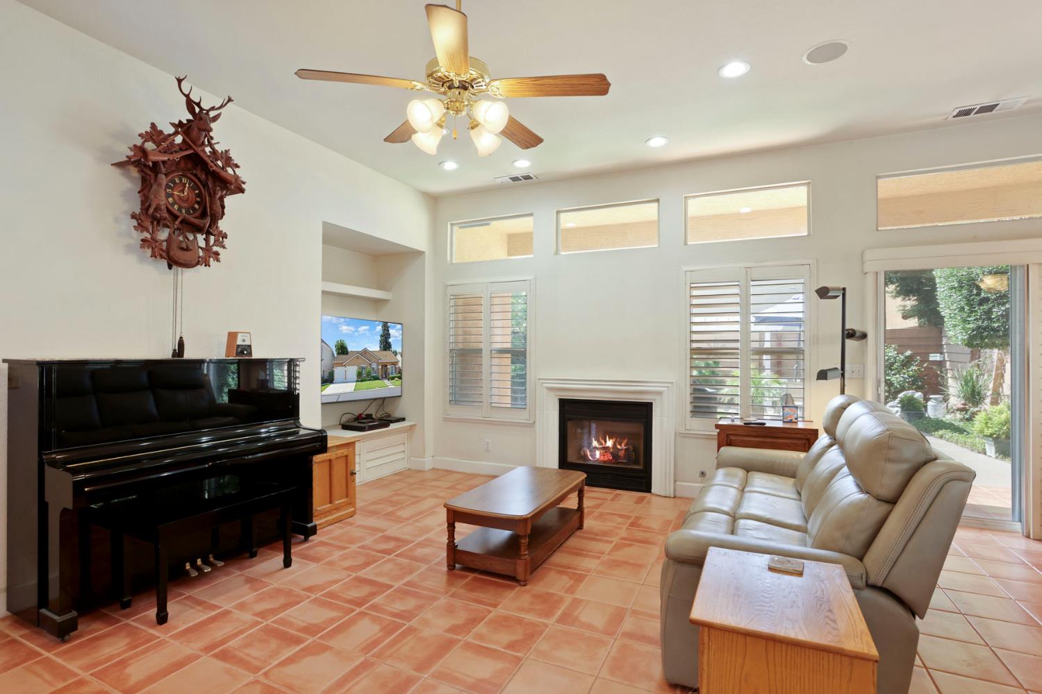 3220 New London Ln, Modesto, CA 95355