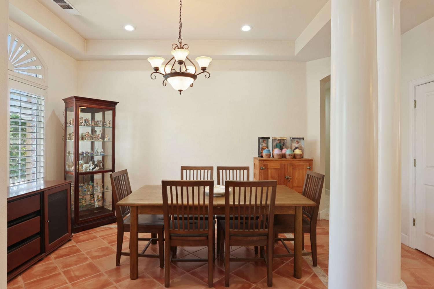 3220 New London Ln, Modesto, CA 95355