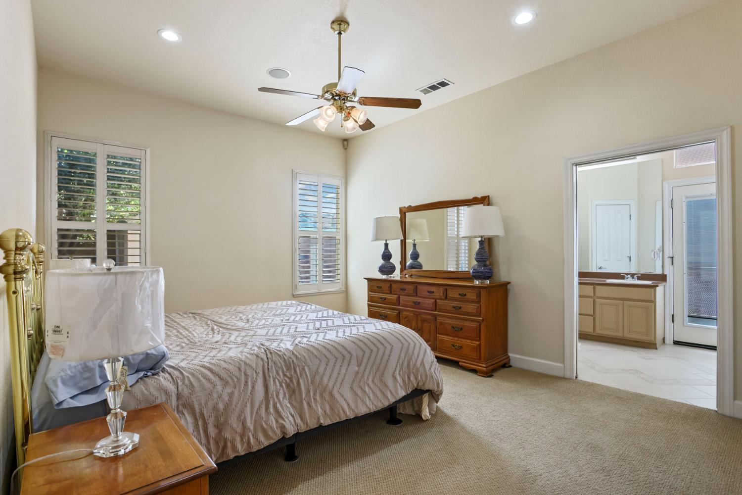 3220 New London Ln, Modesto, CA 95355