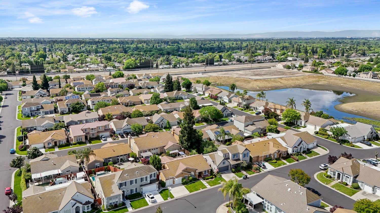 3220 New London Ln, Modesto, CA 95355