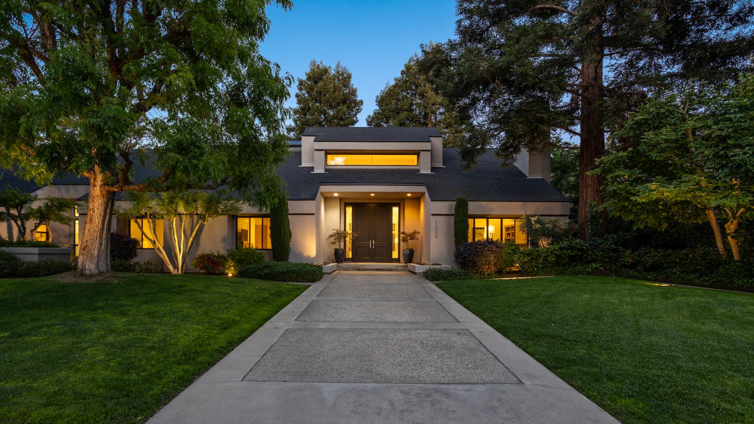 7306 Hillcrest Dr, Modesto, CA 95356