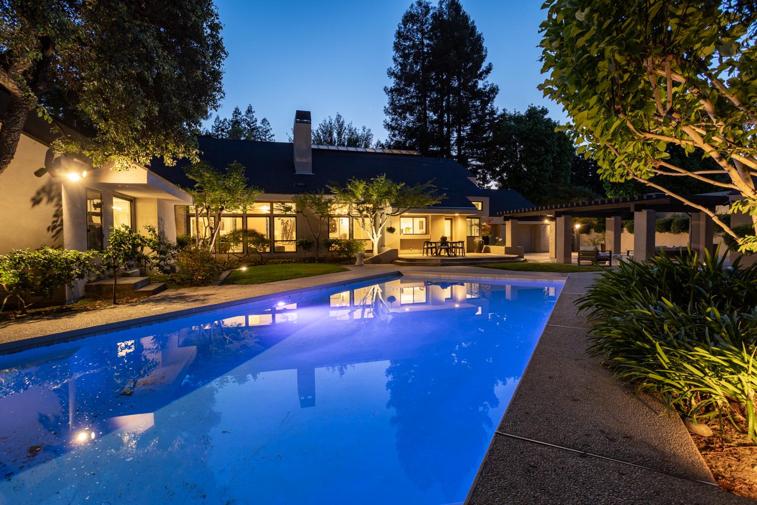7306 Hillcrest Dr, Modesto, CA 95356