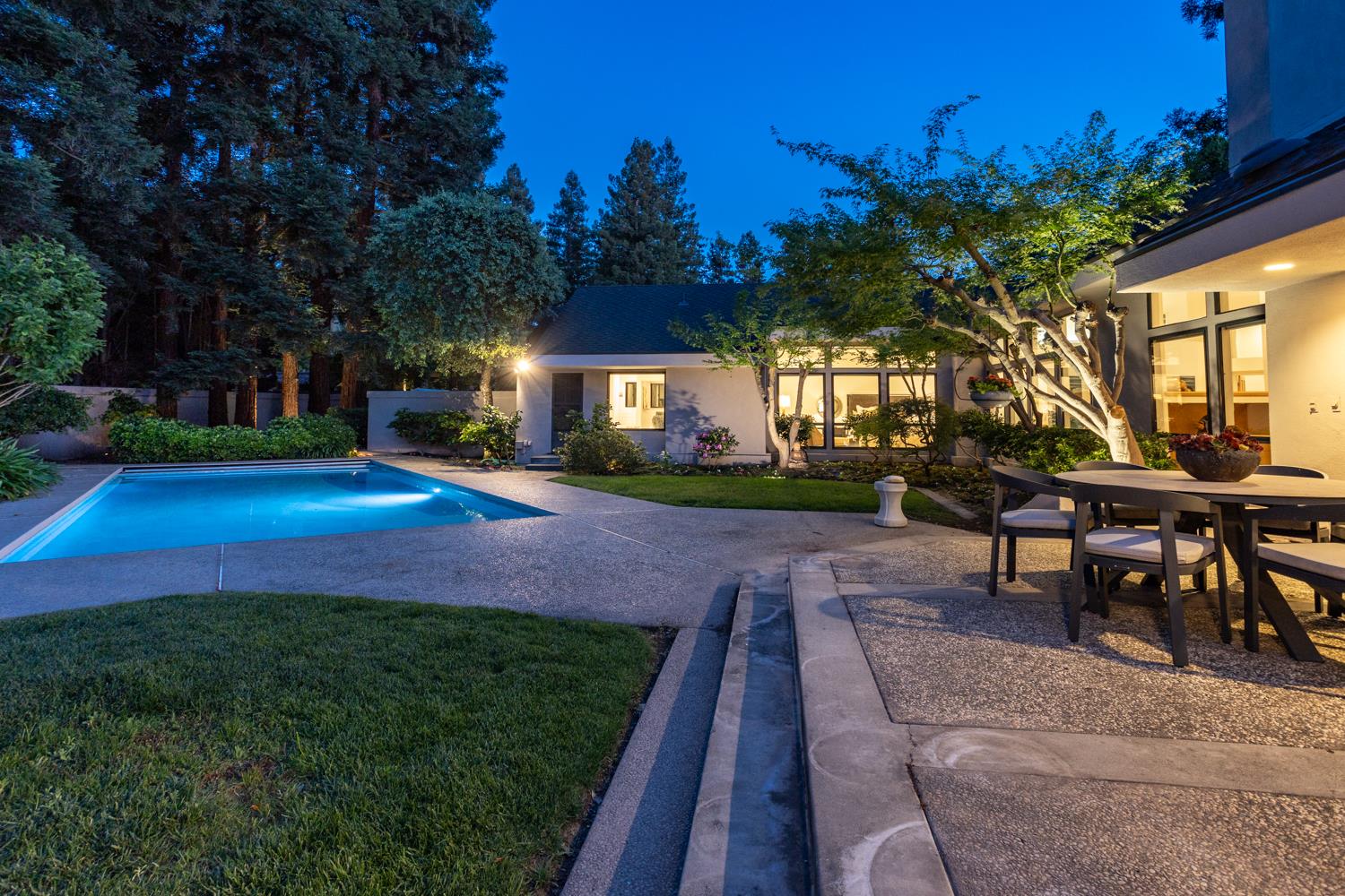 7306 Hillcrest Dr, Modesto, CA 95356