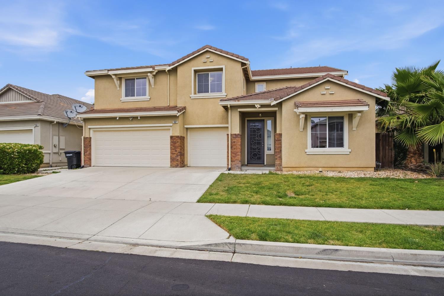 1527 Phlox Dr, Patterson, CA 95363